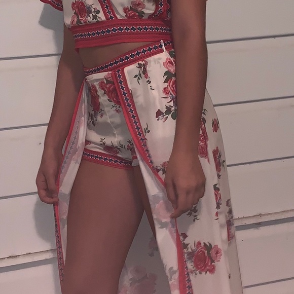 Two piece - Picture 3 of 3